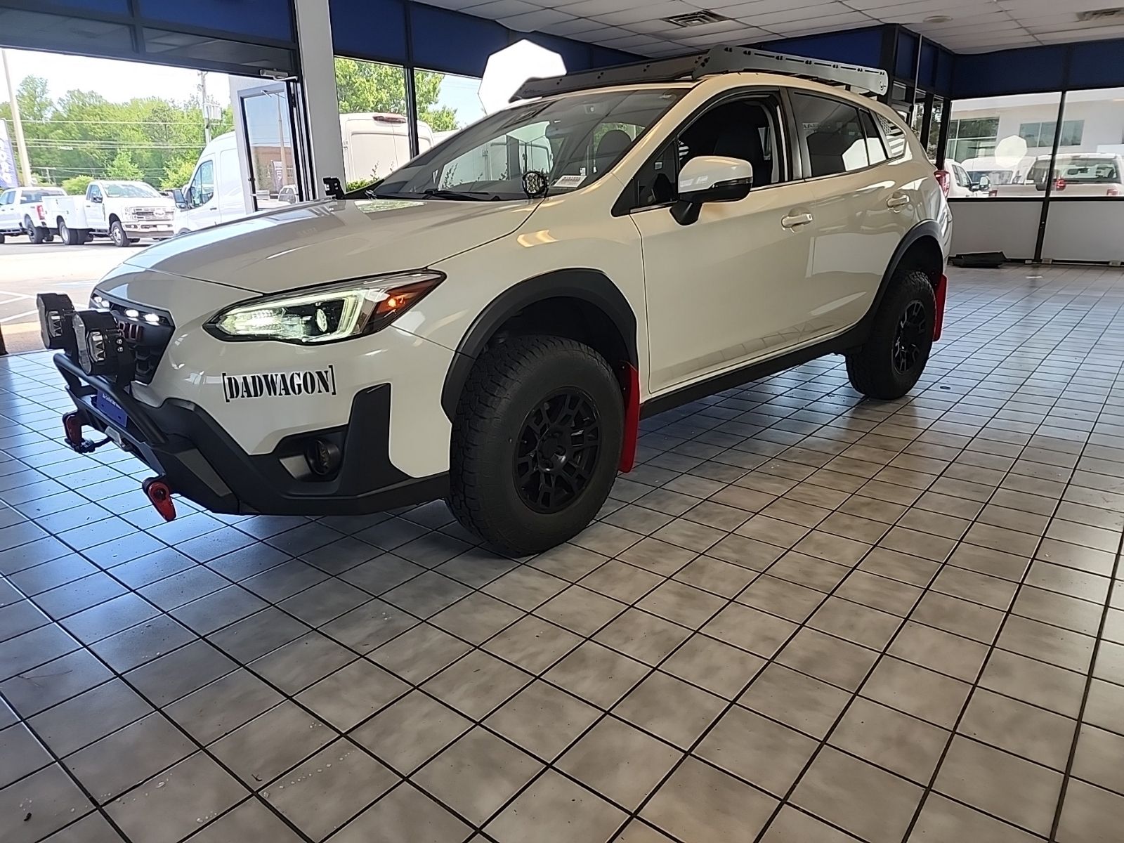 Used 2023 Crystal White Pearl Subaru Limited image 3