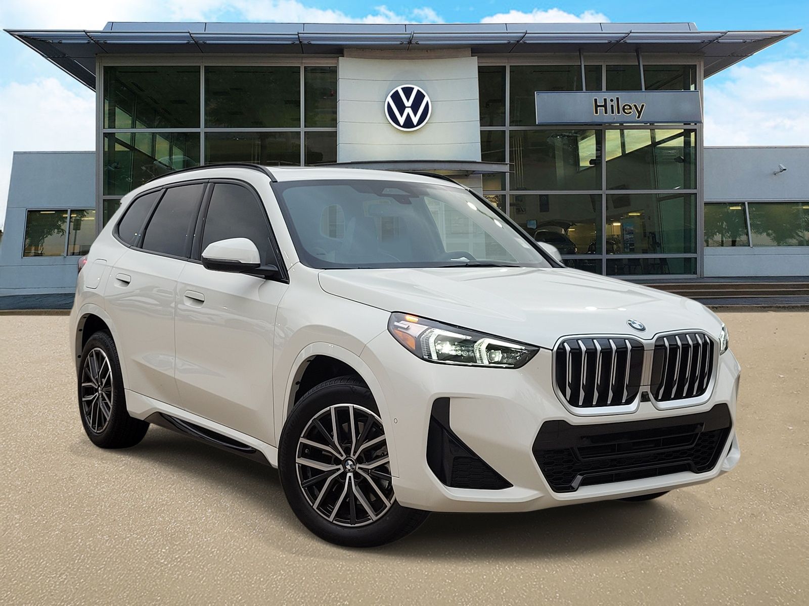 2026 BMW X1 xDrive28i's photo