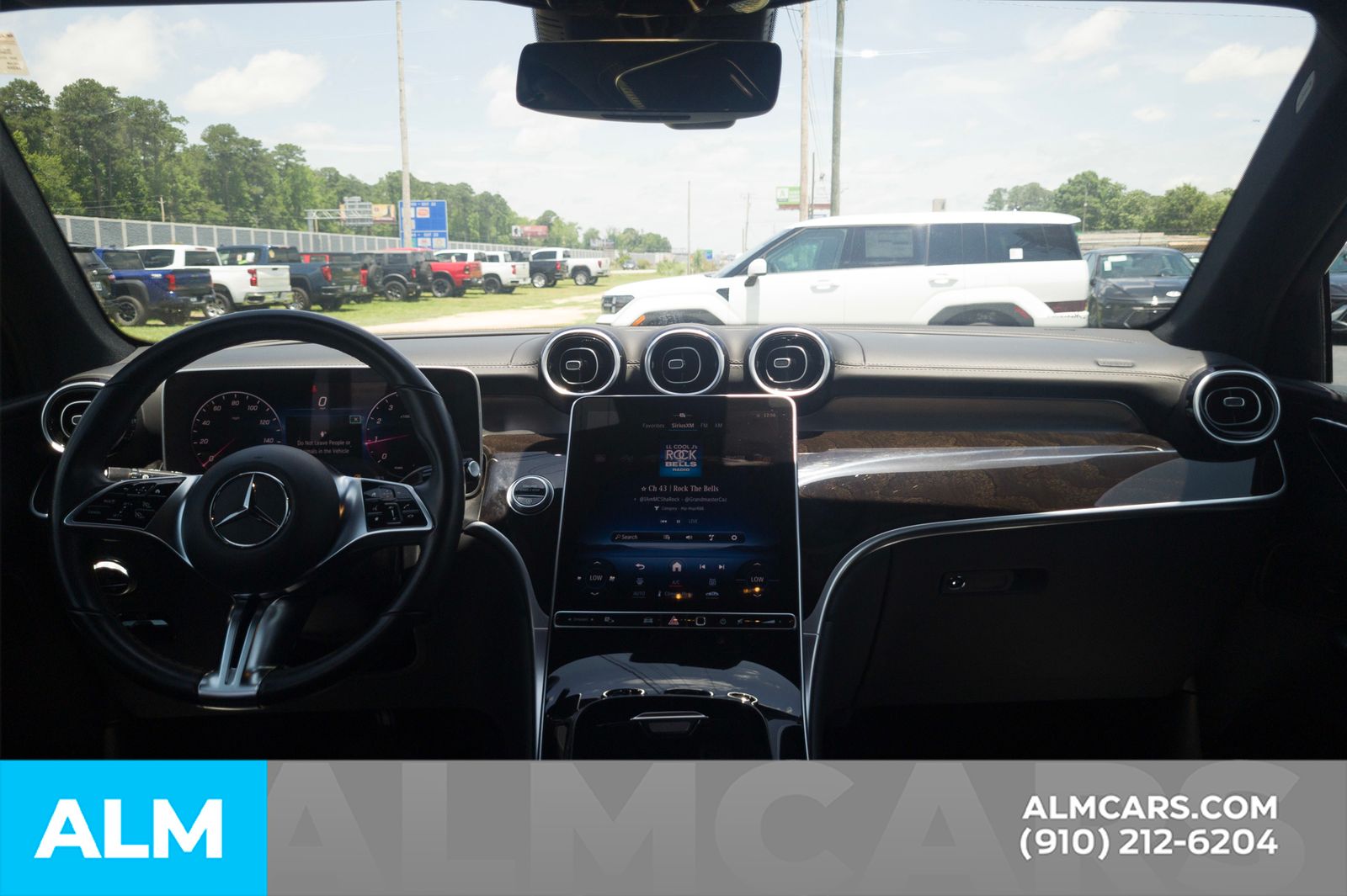 Used 2024 Black Mercedes-Benz GLC 300 image 21
