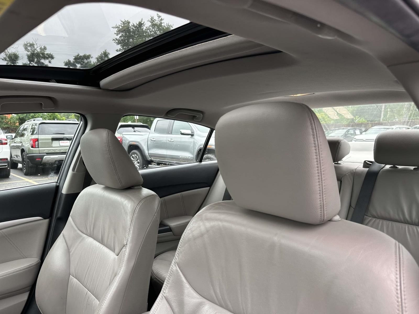 Used 2014  Honda EX-L image 10