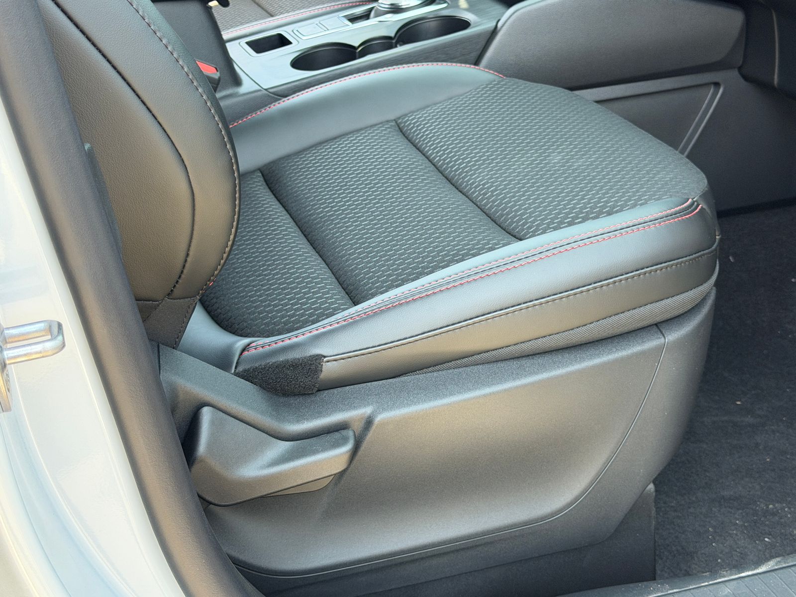 New 2026 Space Silver Metallic Ford ST-Line image 10