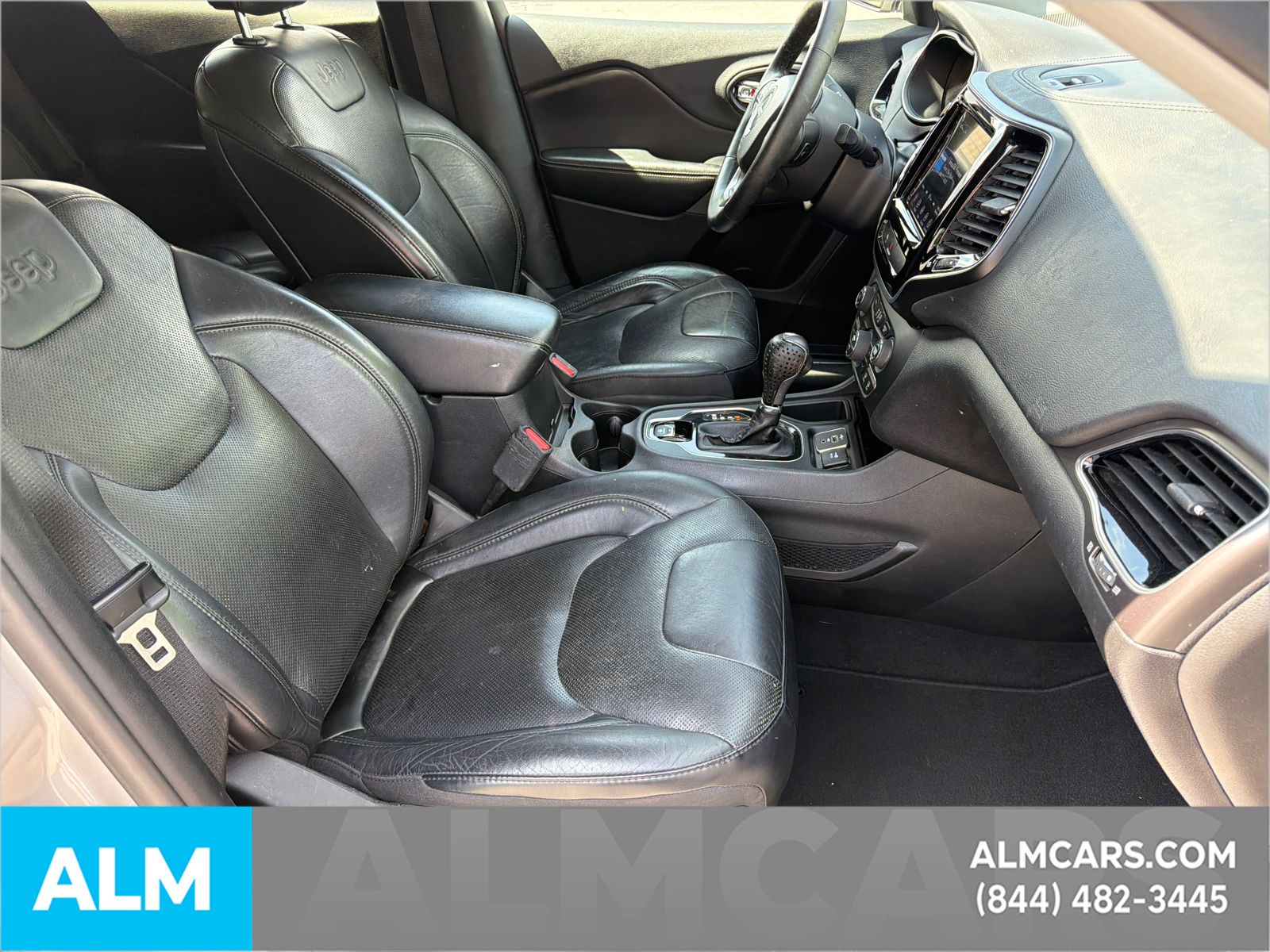 Used 2019 Silver Jeep Limited image 15