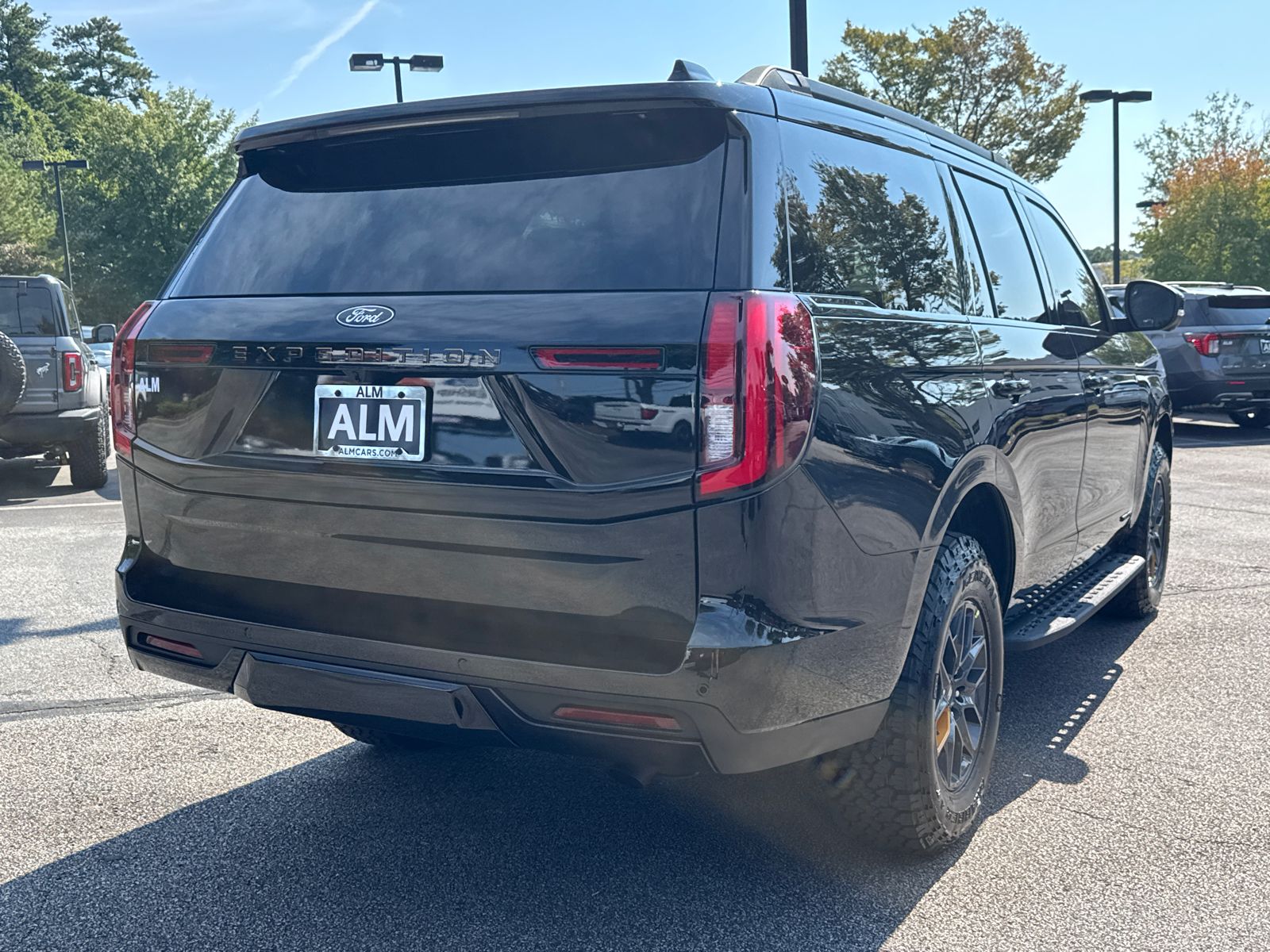 2025 Ford Expedition photo 4