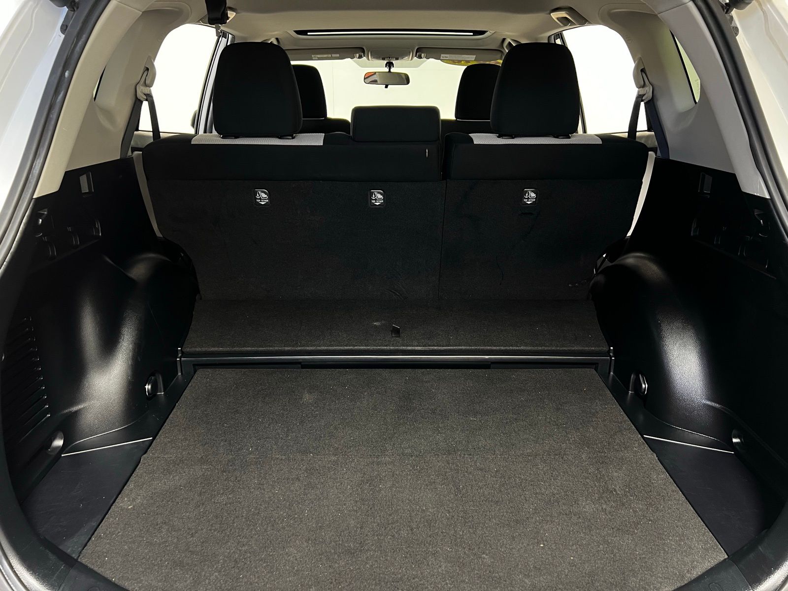 Thumbnail: 2016 Toyota RAV4 - 24