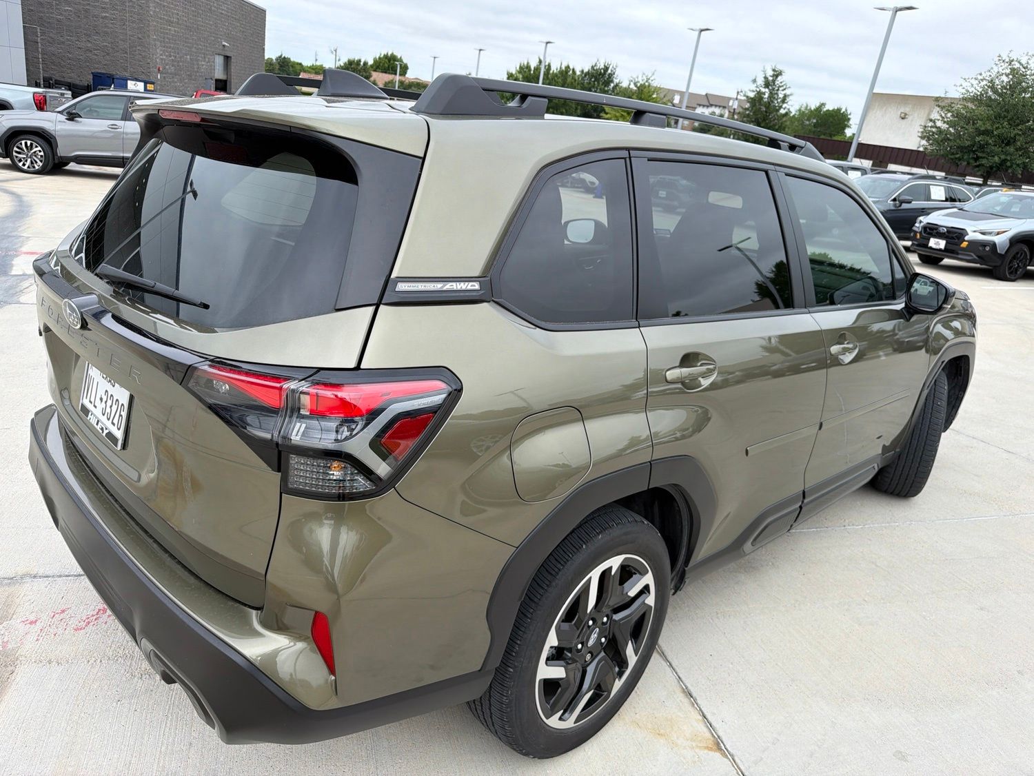 View vehicle photo 2
