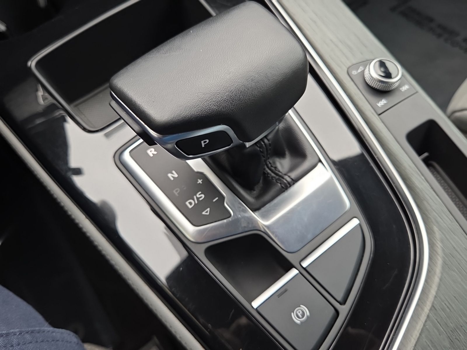 Used 2024  Audi 45 S line Premium Plus image 20