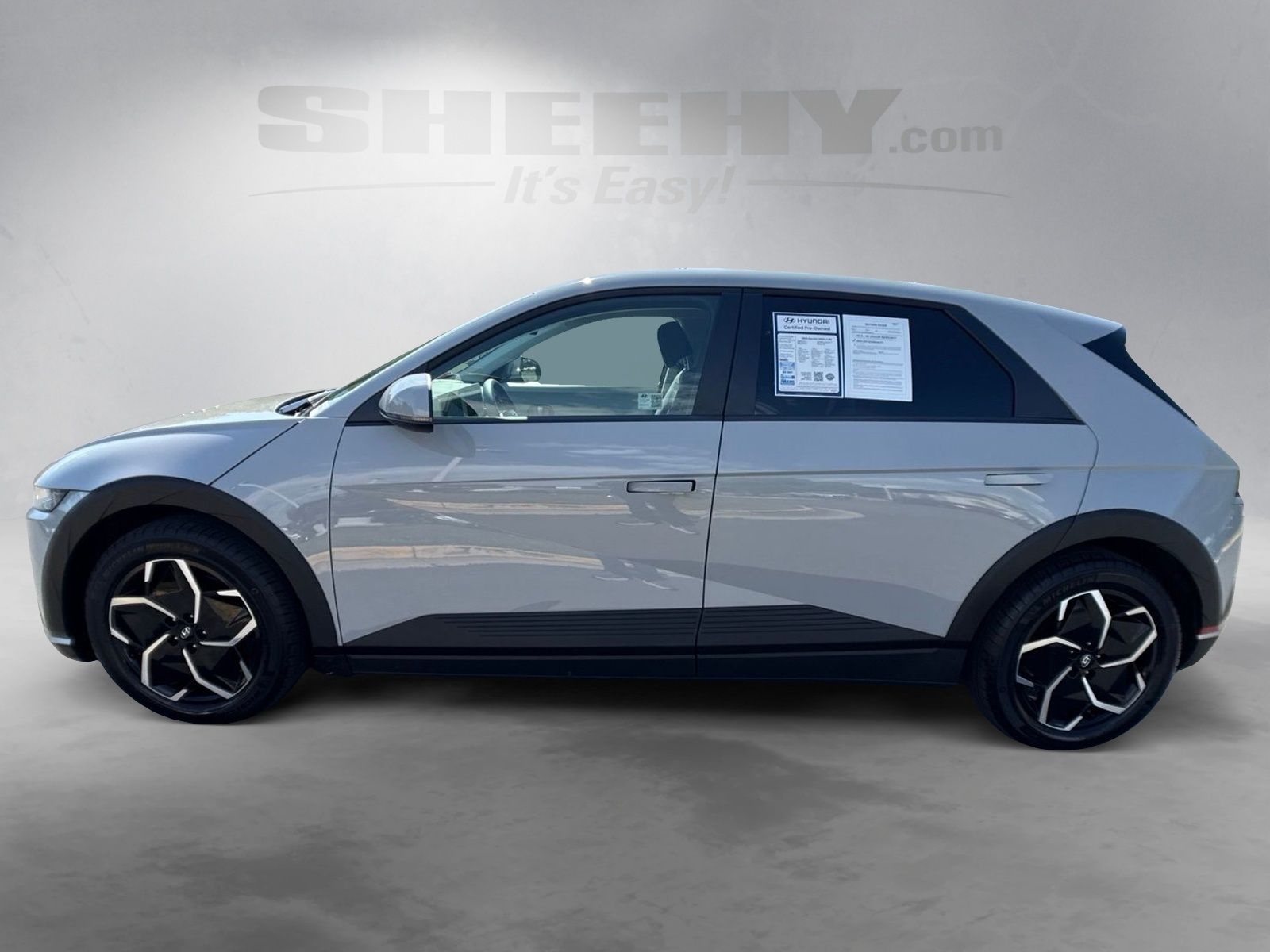 Used 2024 Gray Hyundai SEL image 16