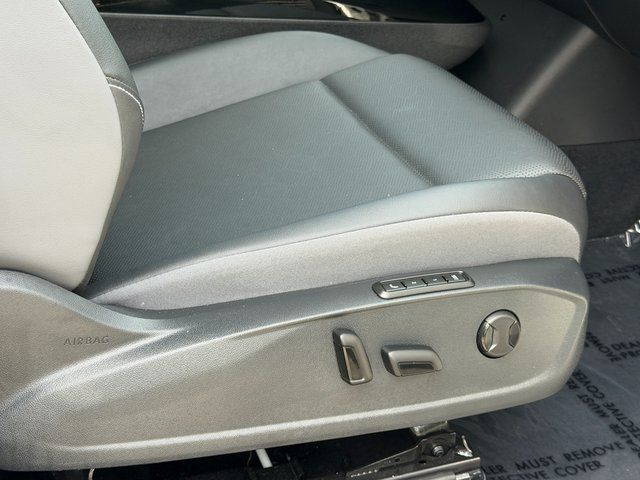 Used 2024 White Volkswagen S image 32