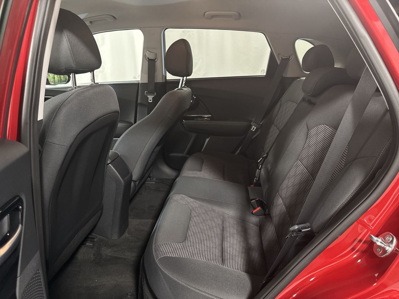 2022 Kia Niro LXS photo 28