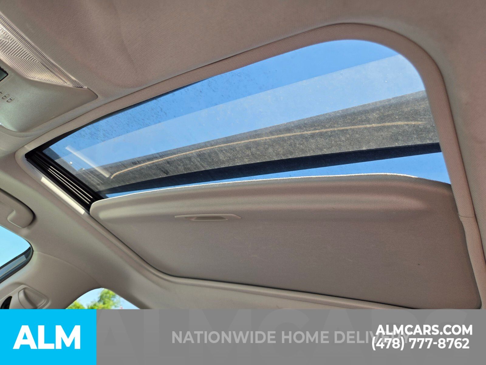 Used 2022  Toyota XLE image 6