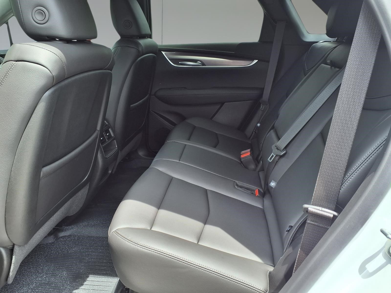 2026 Cadillac XT5 Luxury White at Bayway Cadillac of The Woodlands