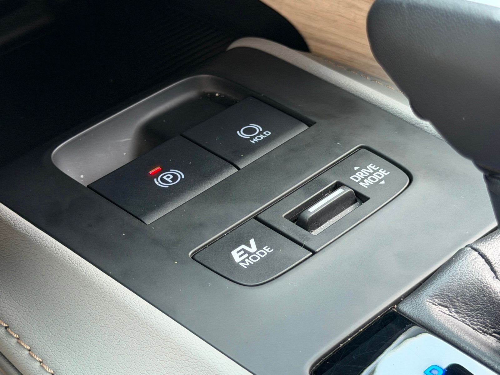 Used 2024 Coastal Gray Metallic Toyota Limited image 31