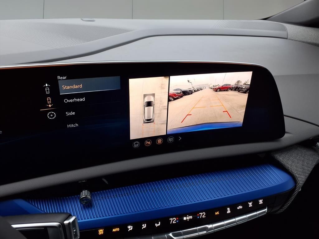 2026 Cadillac OPTIQ Luxury - 9