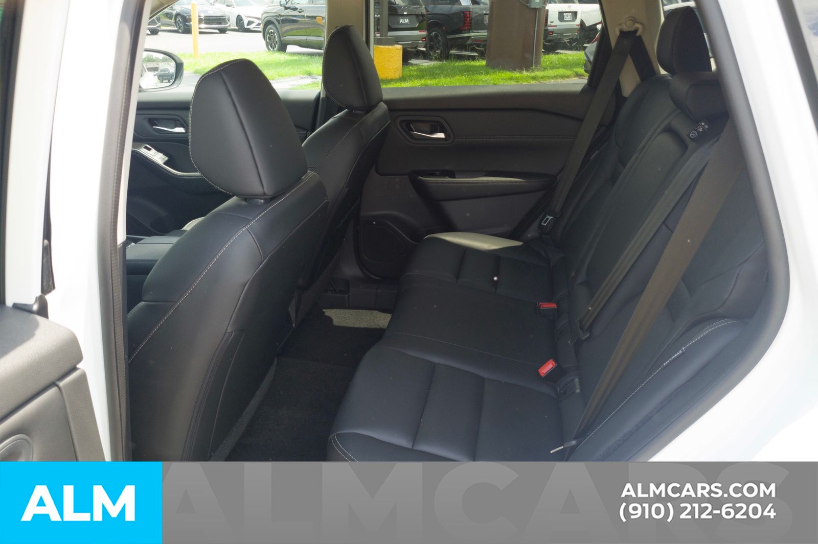 Used 2025 White Nissan SL image 19