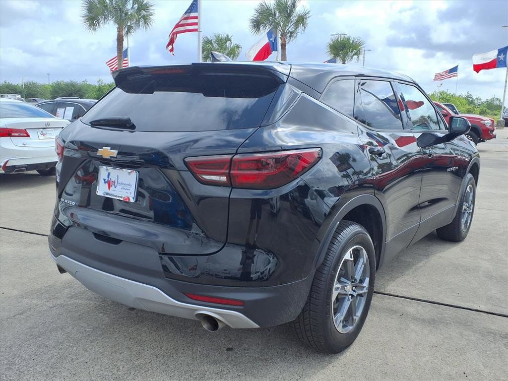2025 Chevrolet Blazer LT - 4