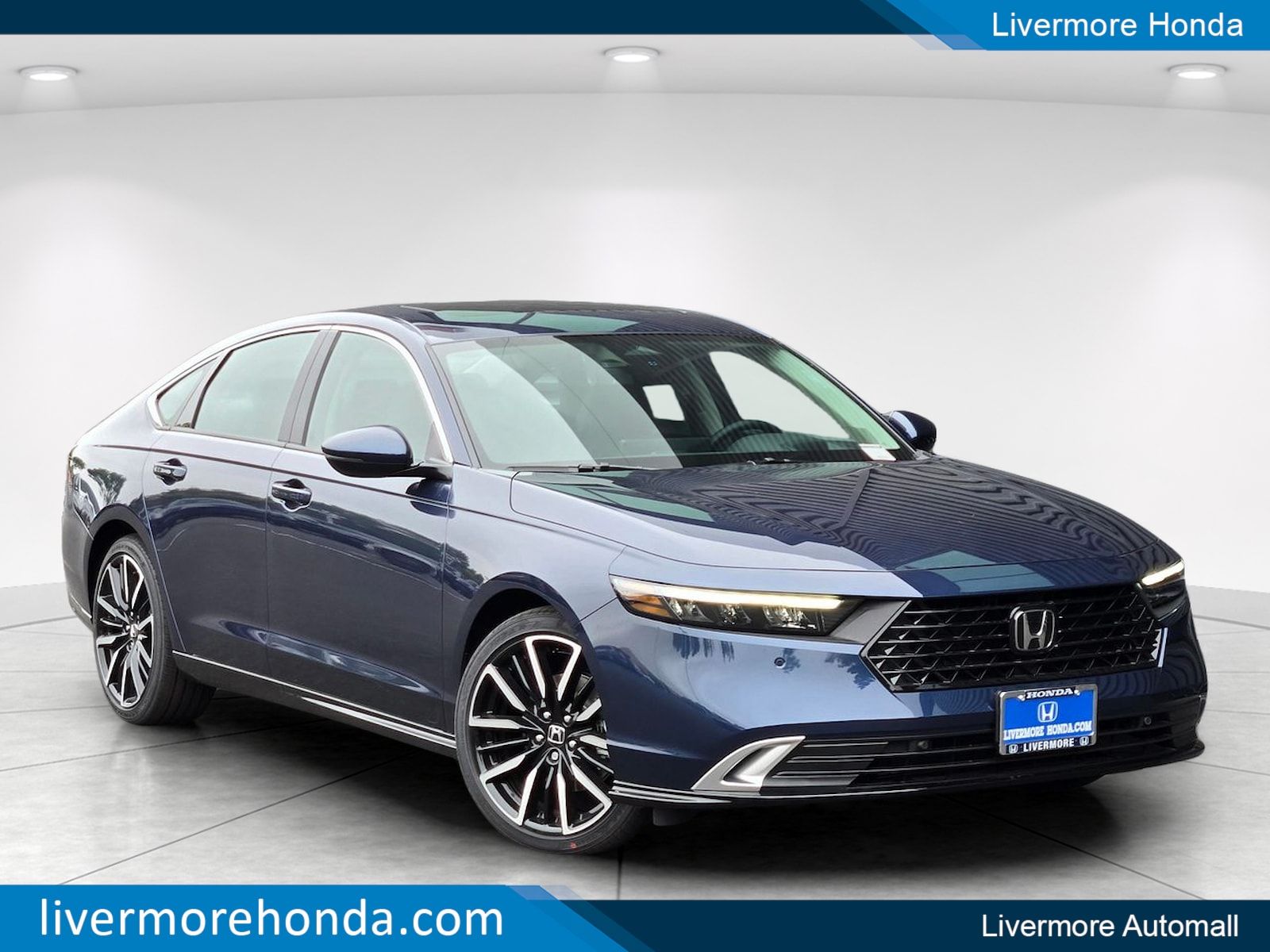 2026 Honda Accord Hybrid Touring — full photo 1 of 27