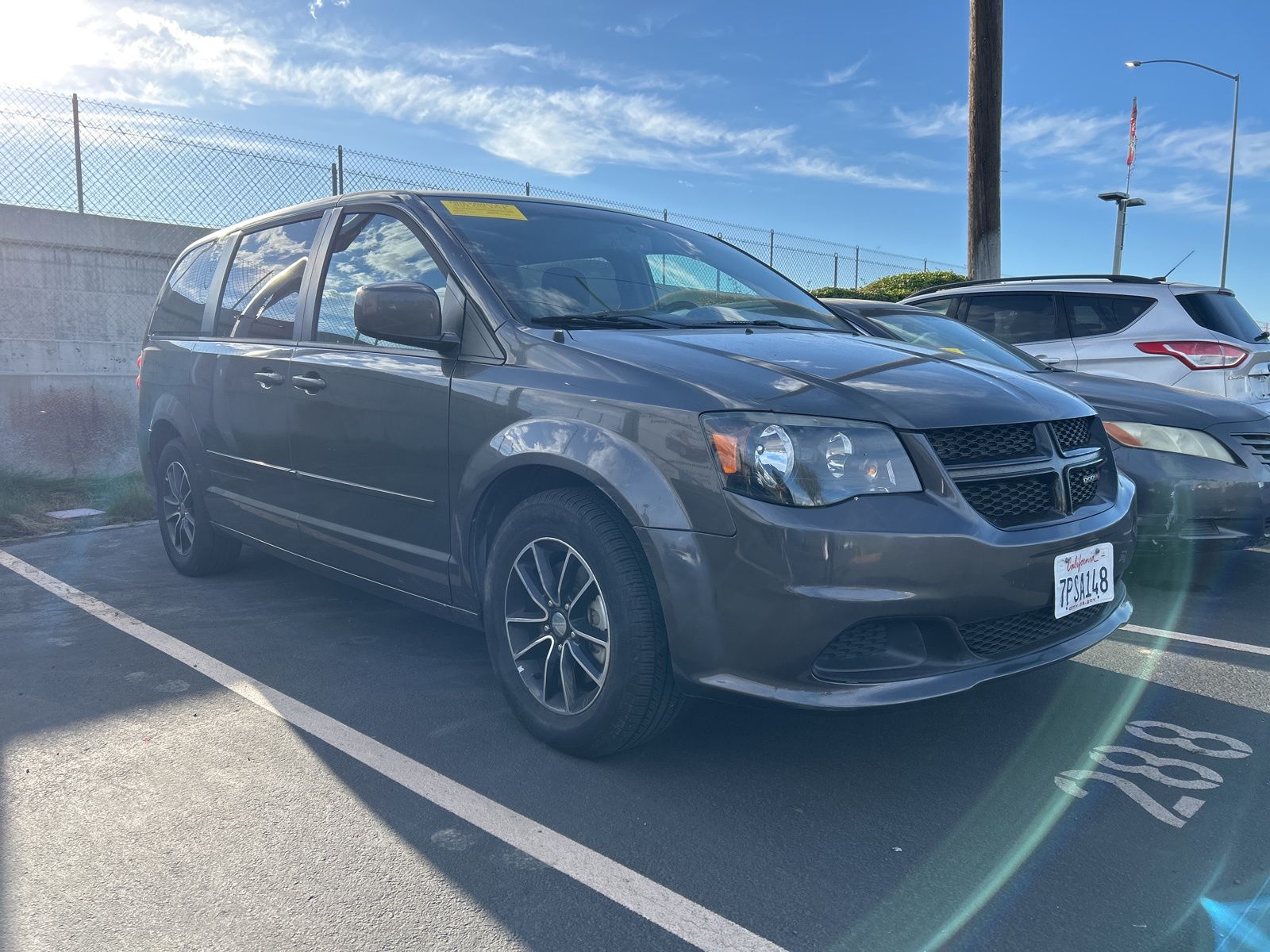 Gray (Granite Crystal Metallic Clearcoat) 2016 Dodge Grand Caravan SE FWD Minivan Front-Wheel Drive 6-Speed Automatic