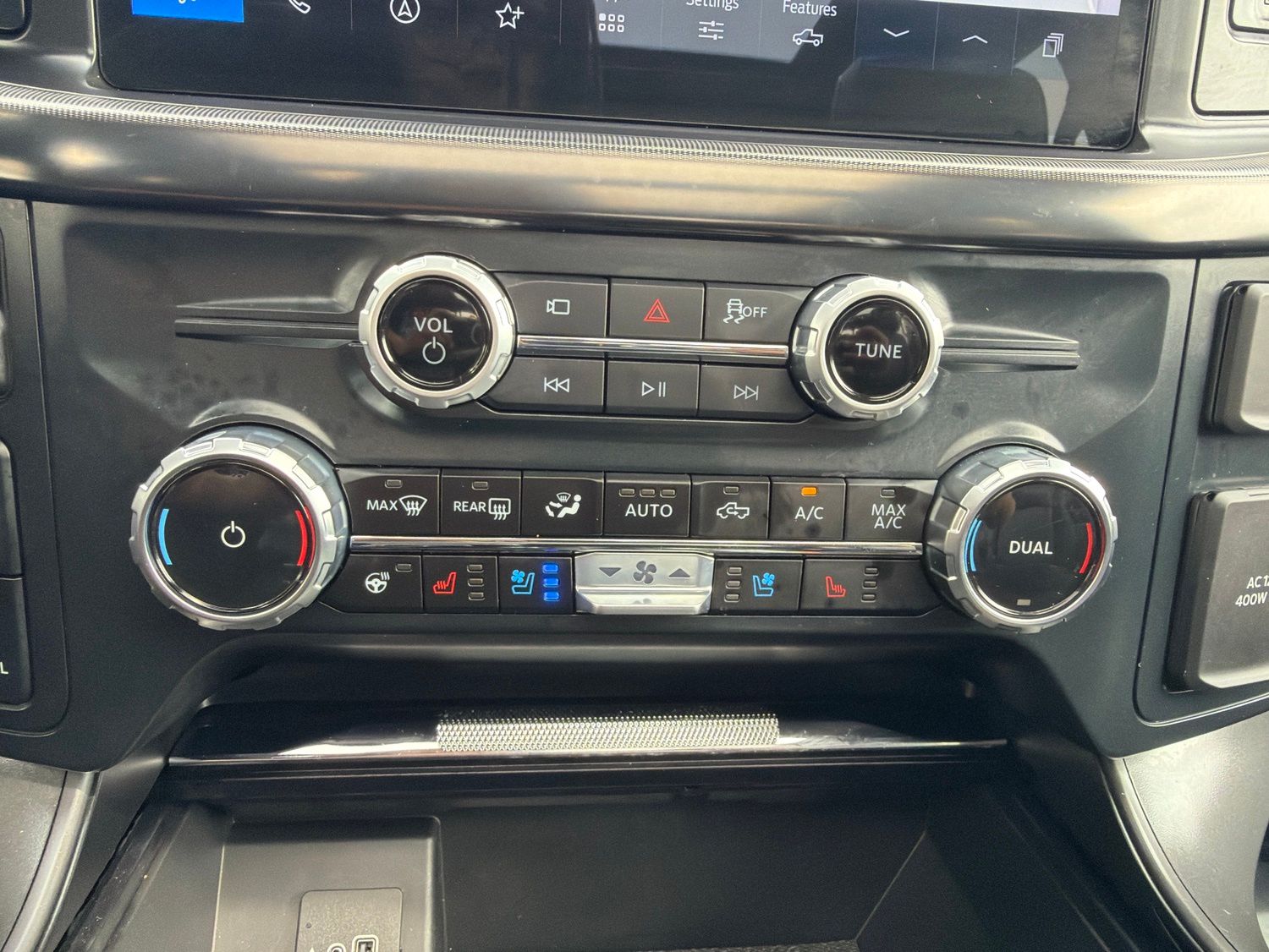 Certified Used 2025 Silver Ford Lariat image 30