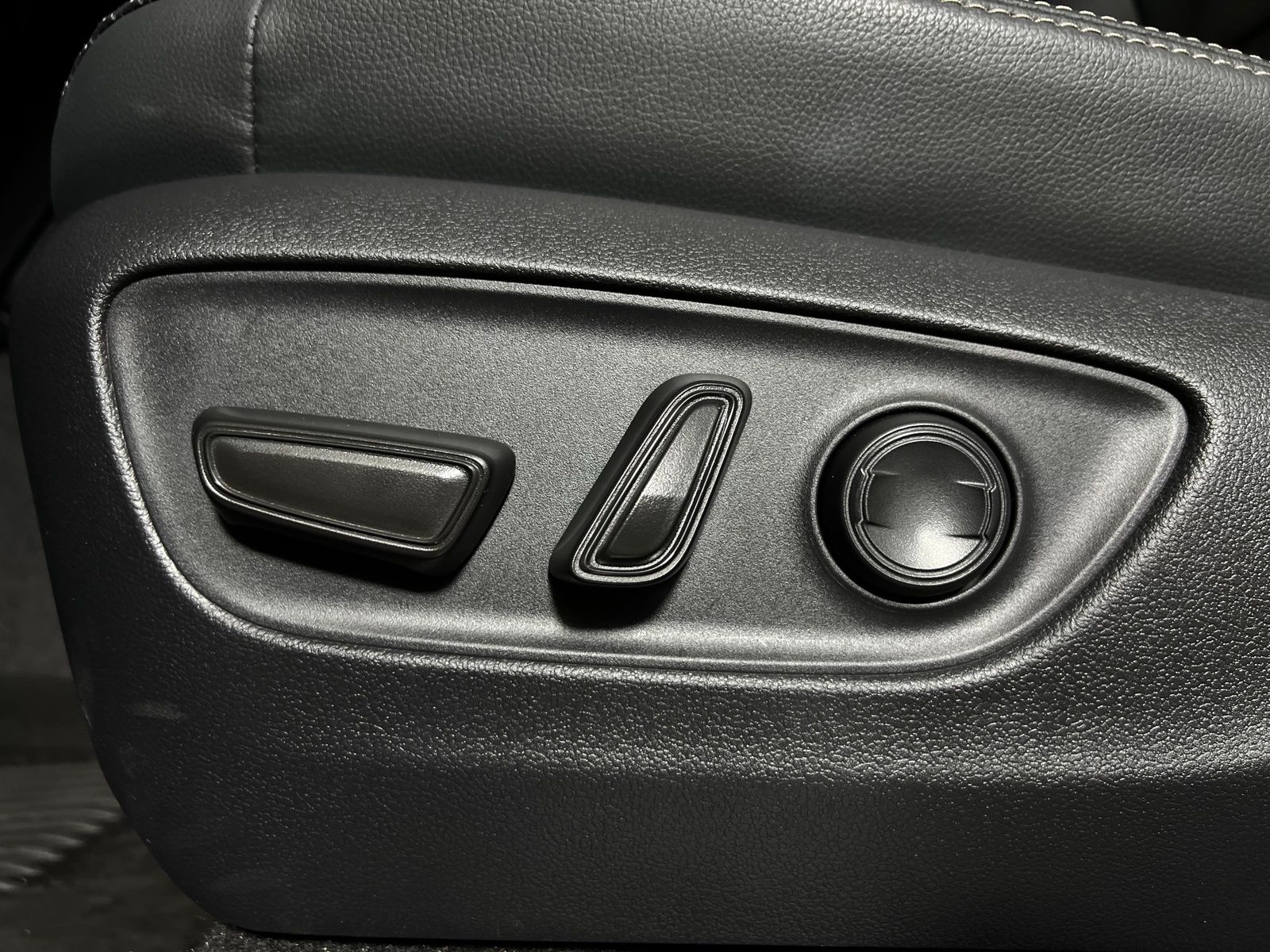 Thumbnail: 2026 Toyota Land Cruiser - 11