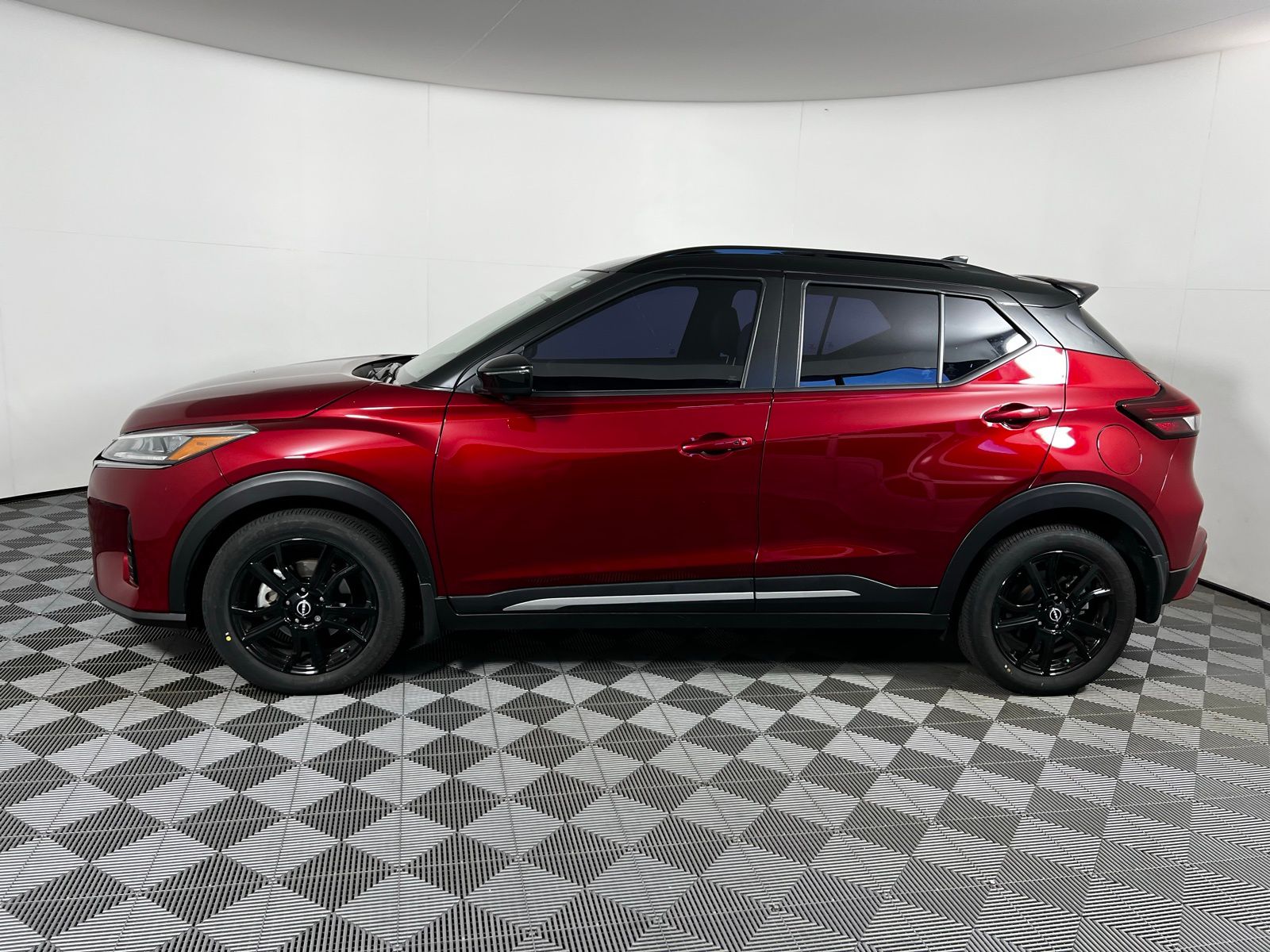 Thumbnail: 2024 Nissan Kicks - 8