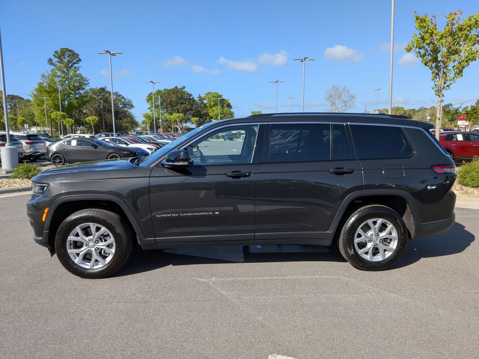 View vehicle photo 6