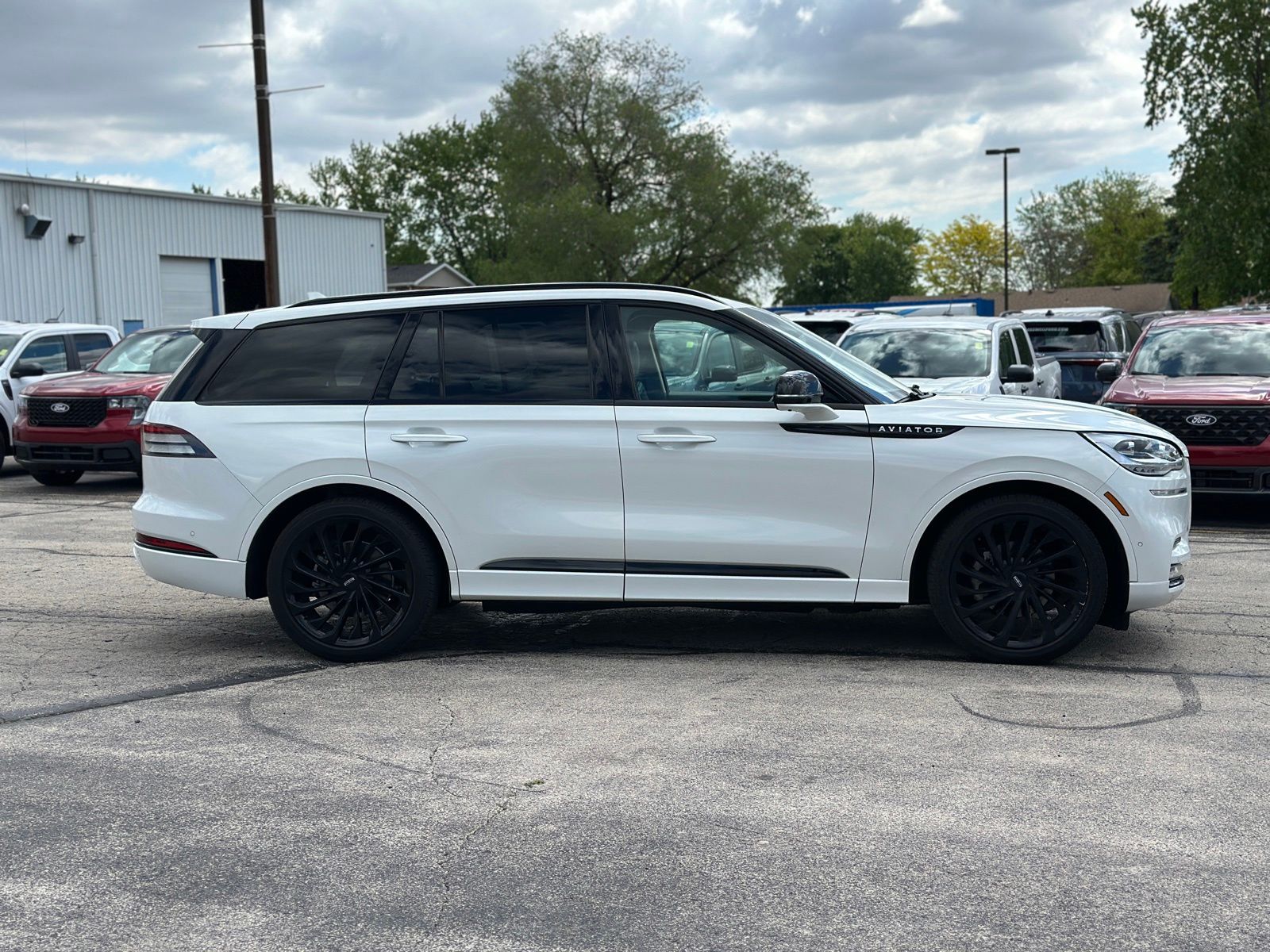 View vehicle photo 2