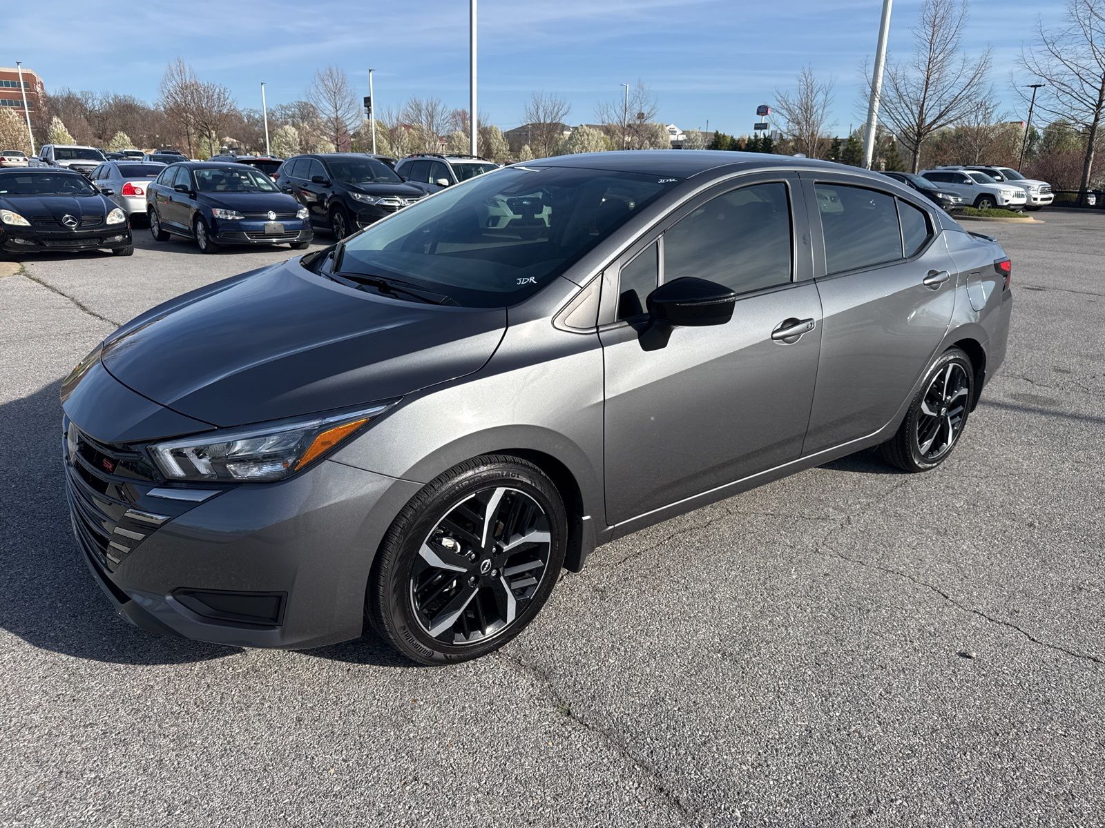 2025 Nissan Versa SR FWD