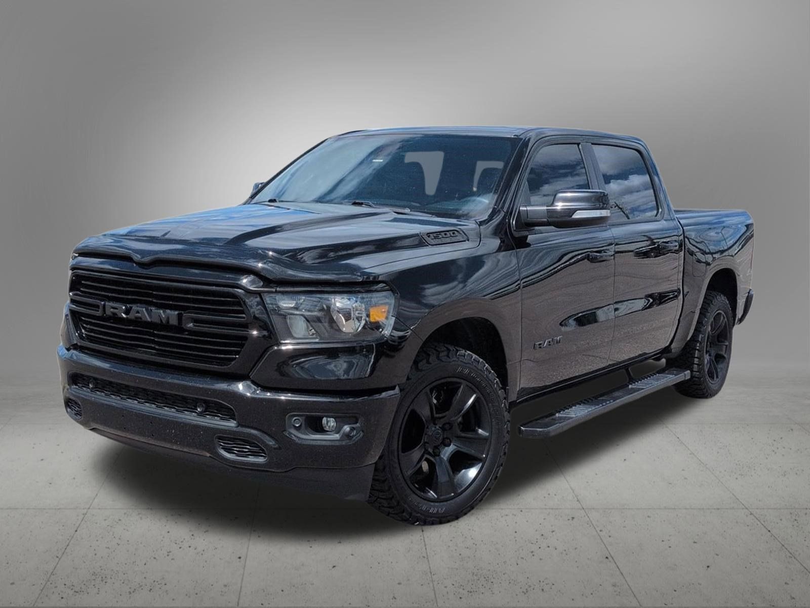 2020 RAM 1500 Big Horn/Lone Star 4x4 Crew Cab 5'7's photo