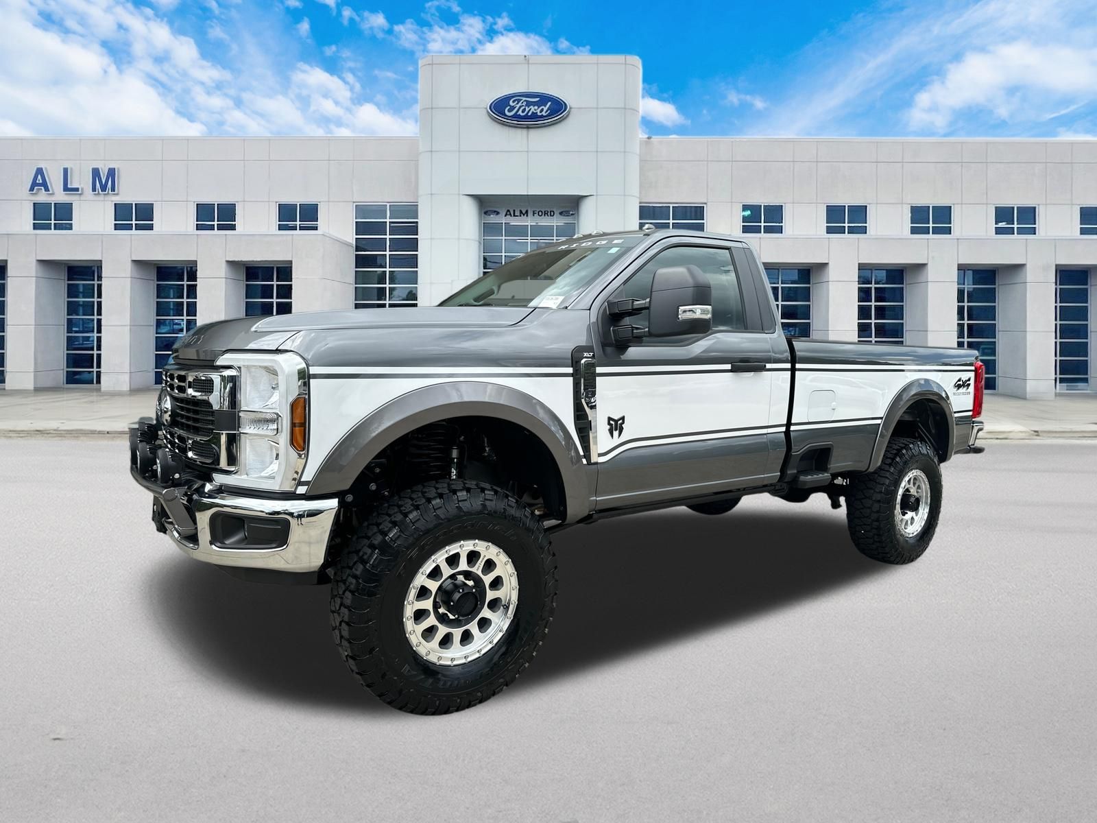 2026 Ford Super Duty F-250® XLT