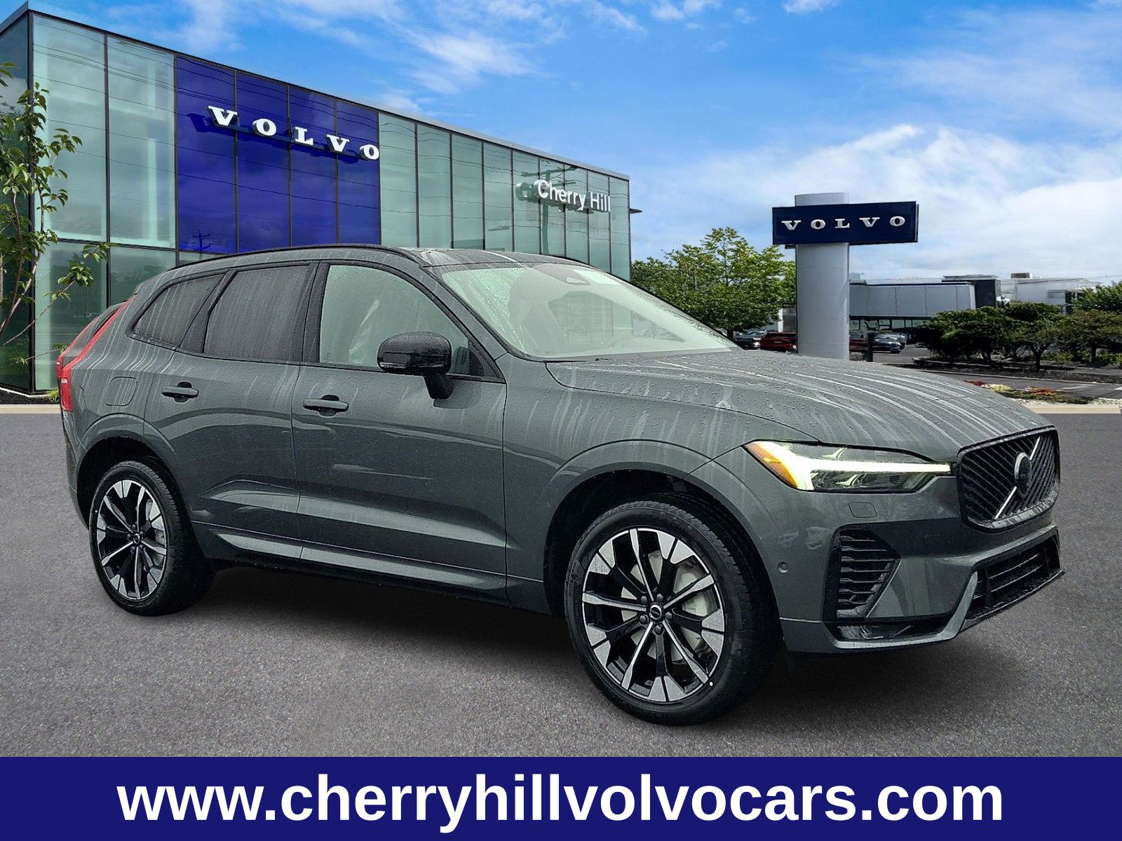 Forest Lake 2026 Volvo XC60 B5 Plus AWD SUV / Crossover All-Wheel Drive Automatic