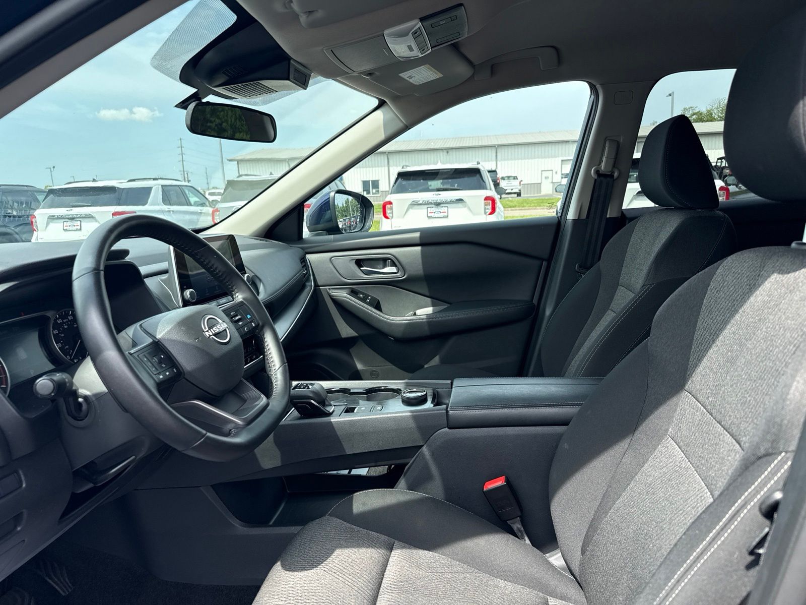 2025 Nissan Rogue image 12