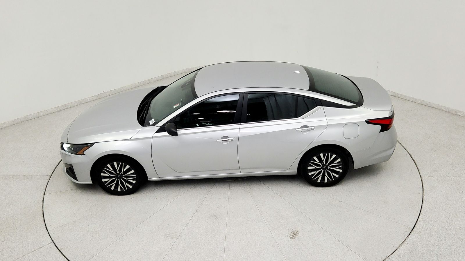 Used 2024 Silver Nissan 2.5 SV image 17