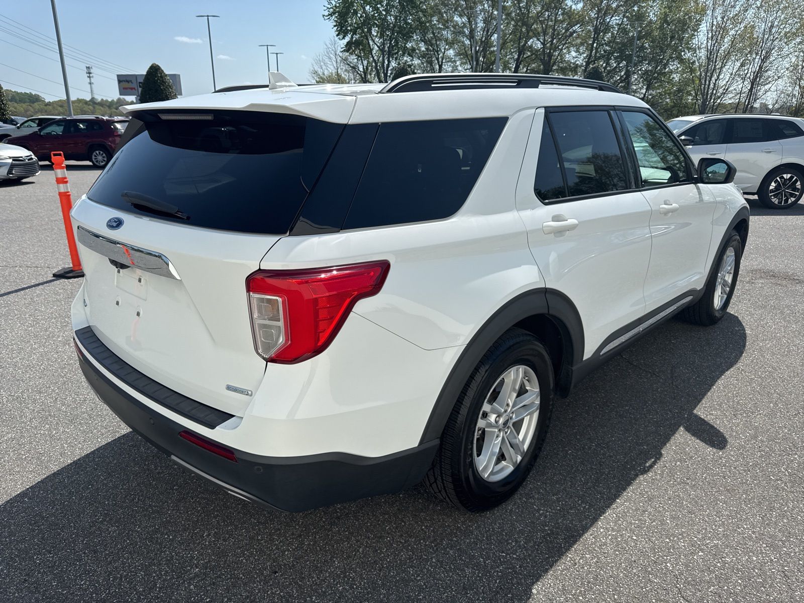 View vehicle photo 7