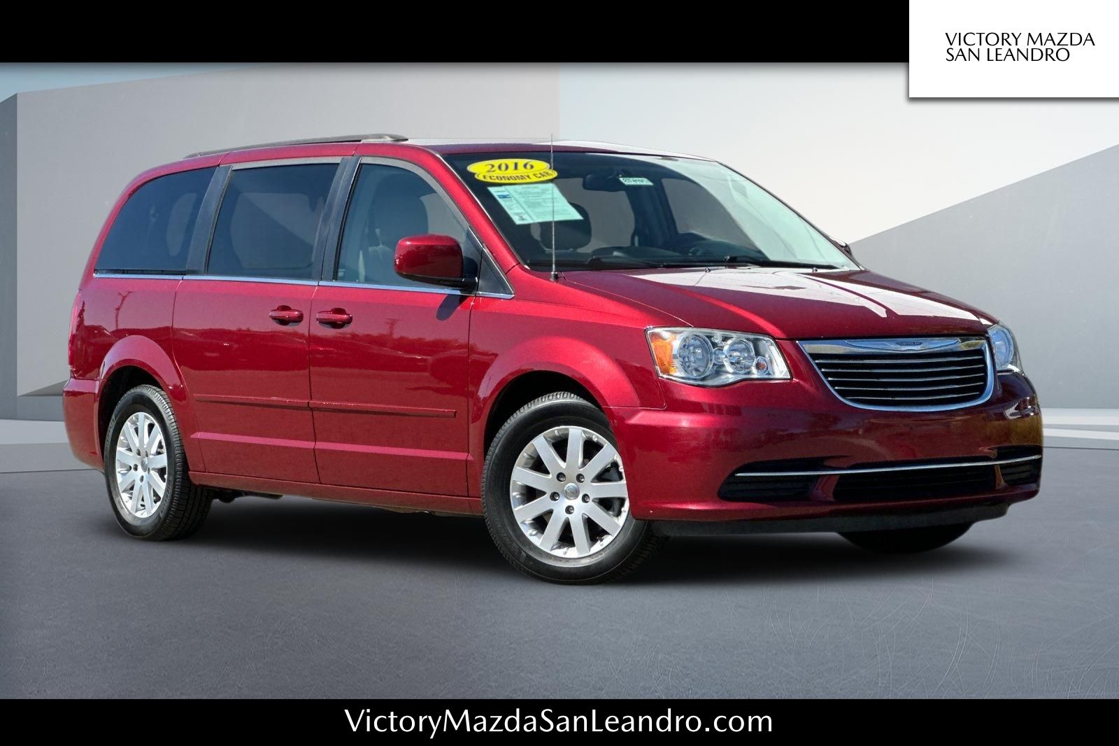 2016 Chrysler Town & Country LX FWD
