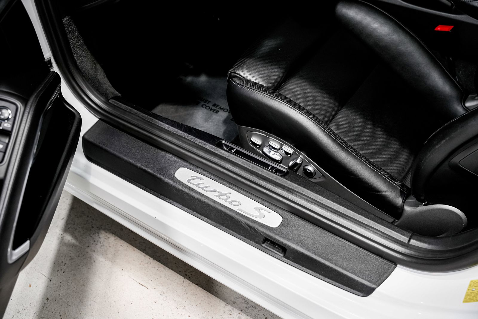 2018 Porsche 911 Turbo S — photo 27