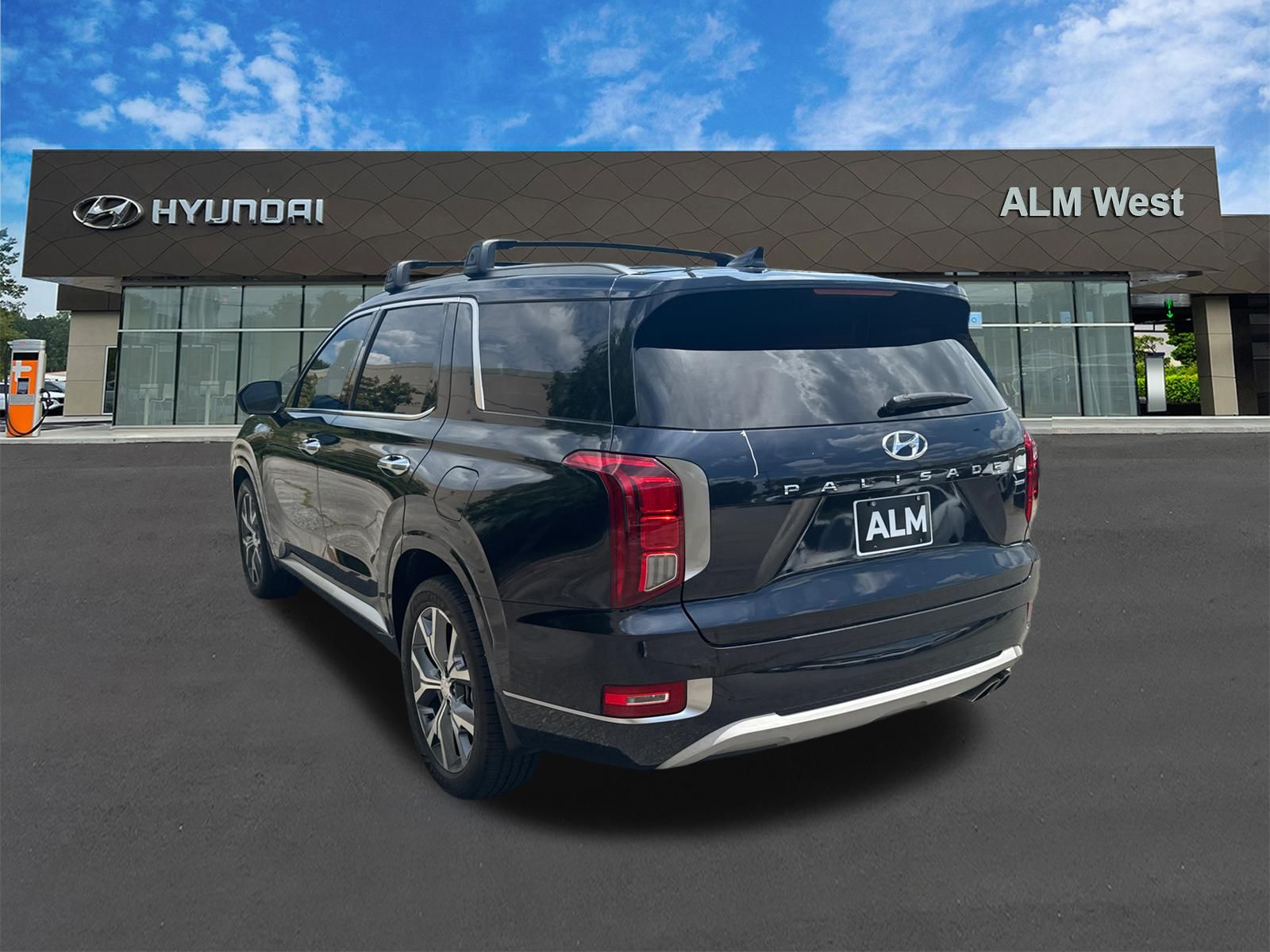 View vehicle photo 7