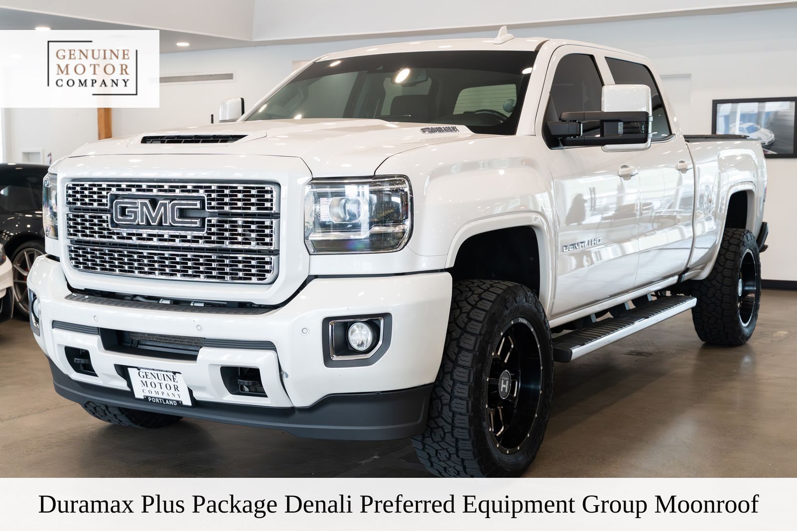 White Frost Tricoat 2018 GMC Sierra 2500HD Denali Crew Cab SB 4WD Pickup Truck Four-Wheel Drive 6-Speed Automatic