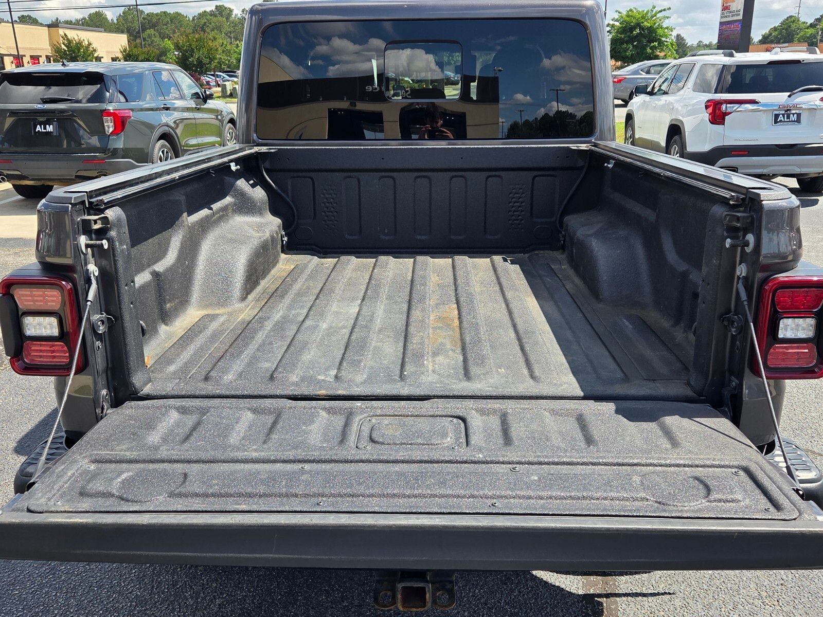 Used 2021 Gray Jeep Rubicon image 10