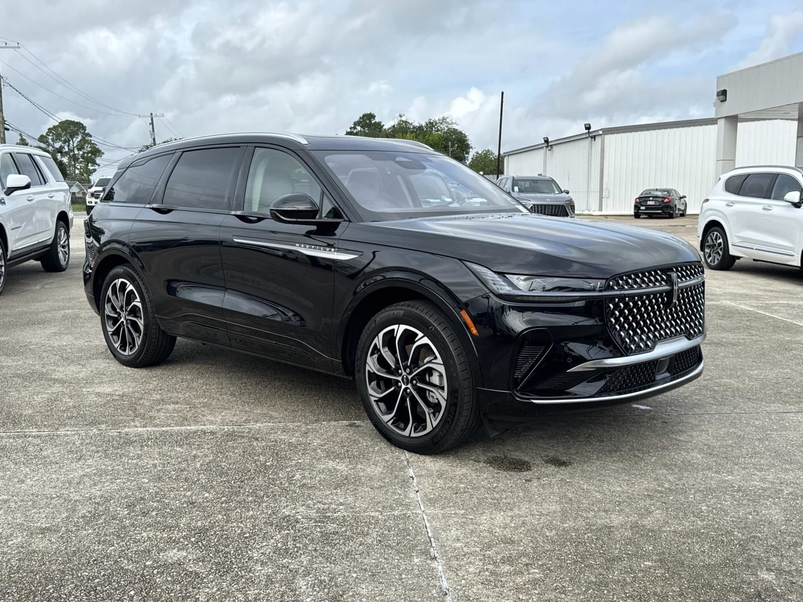 2025 Lincoln Nautilus Reserve AWD