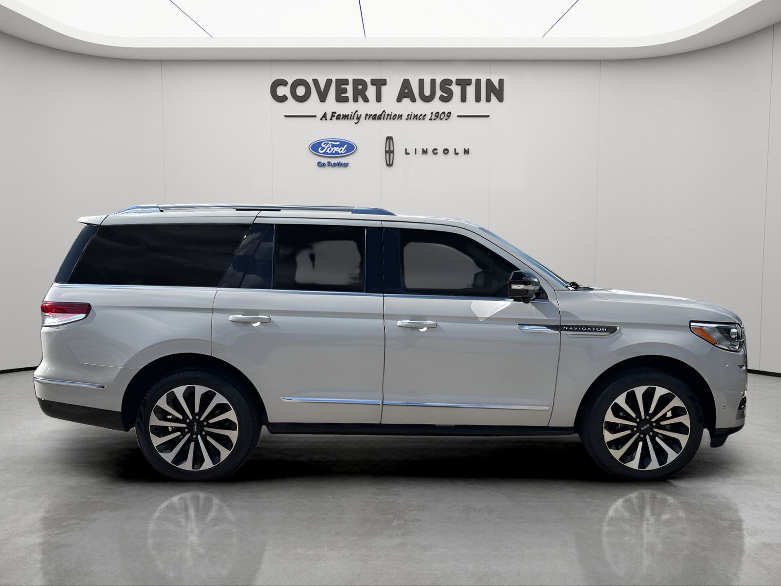 Used Car 2024 Lincoln Navigator  Reserve For Sale Under $60,000 In Austin, Texas