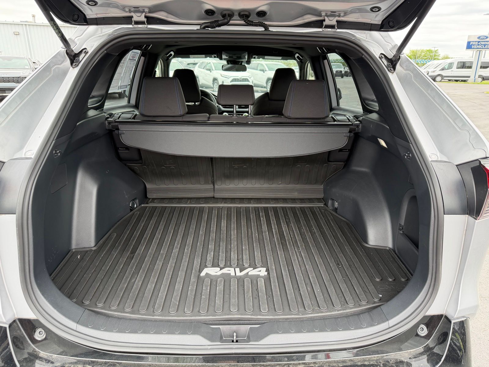 2024 Toyota RAV4 Hybrid image 11