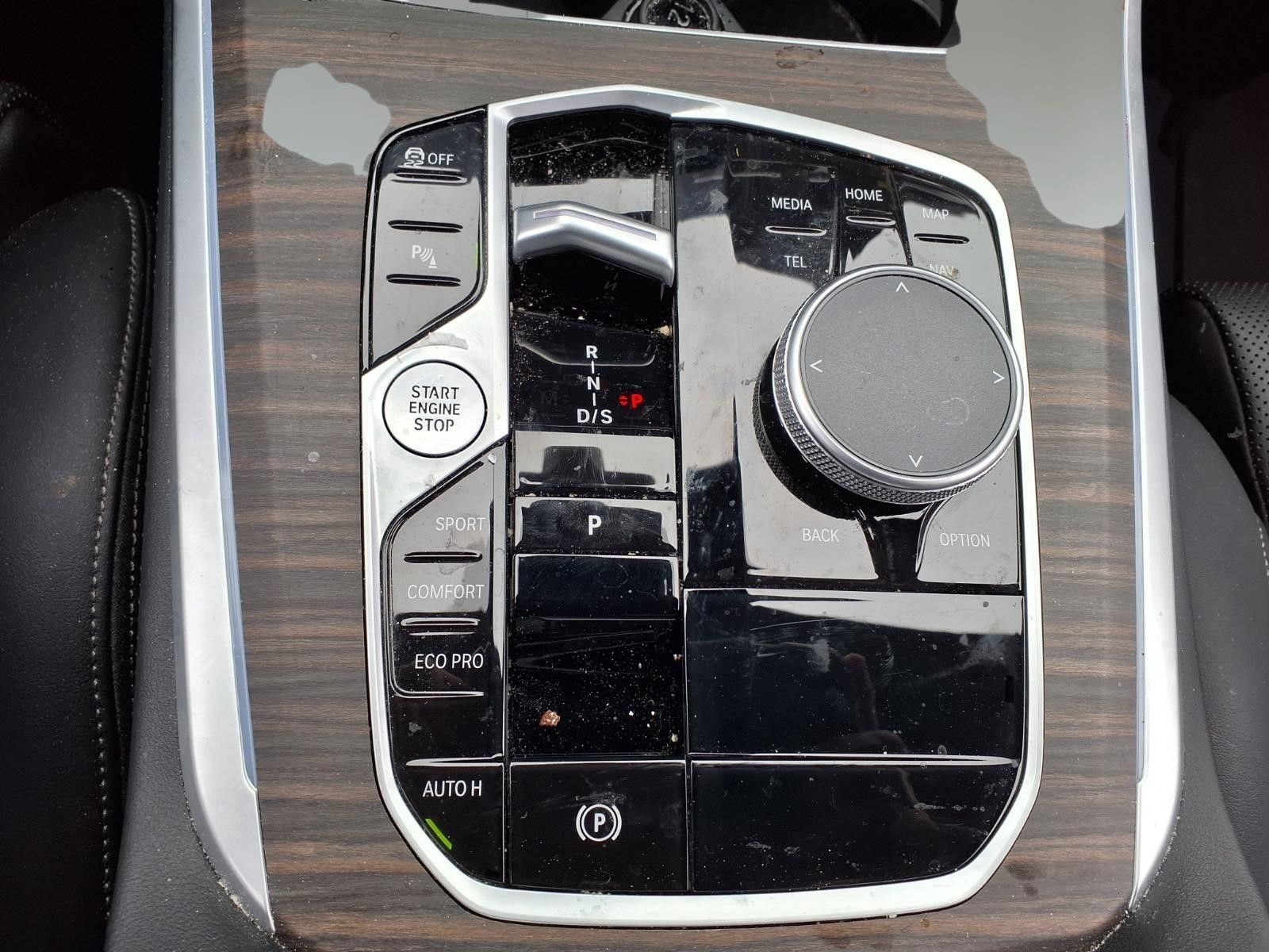 2025 BMW X5 sDrive40i White at DeMontrond Auto Country