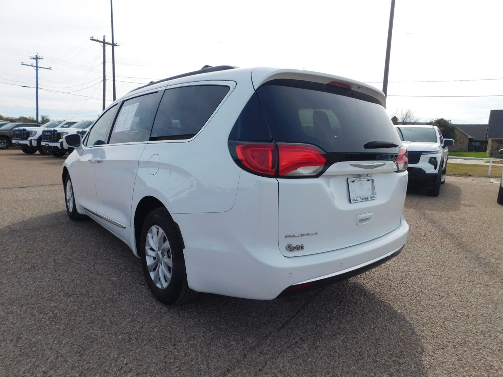 2017 Chrysler Pacifica Touring L 3