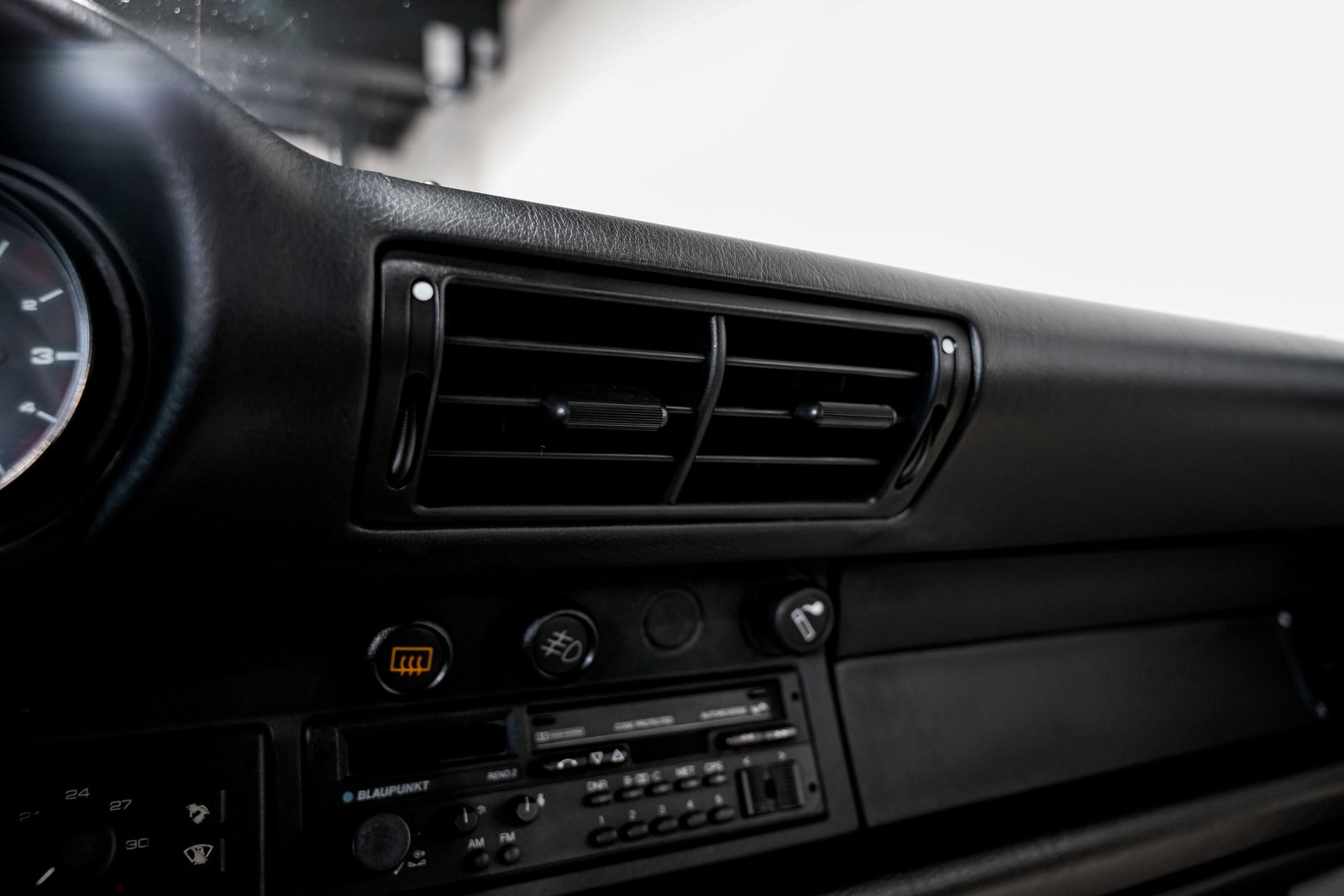 1990 Porsche 911 Carrera — photo 13