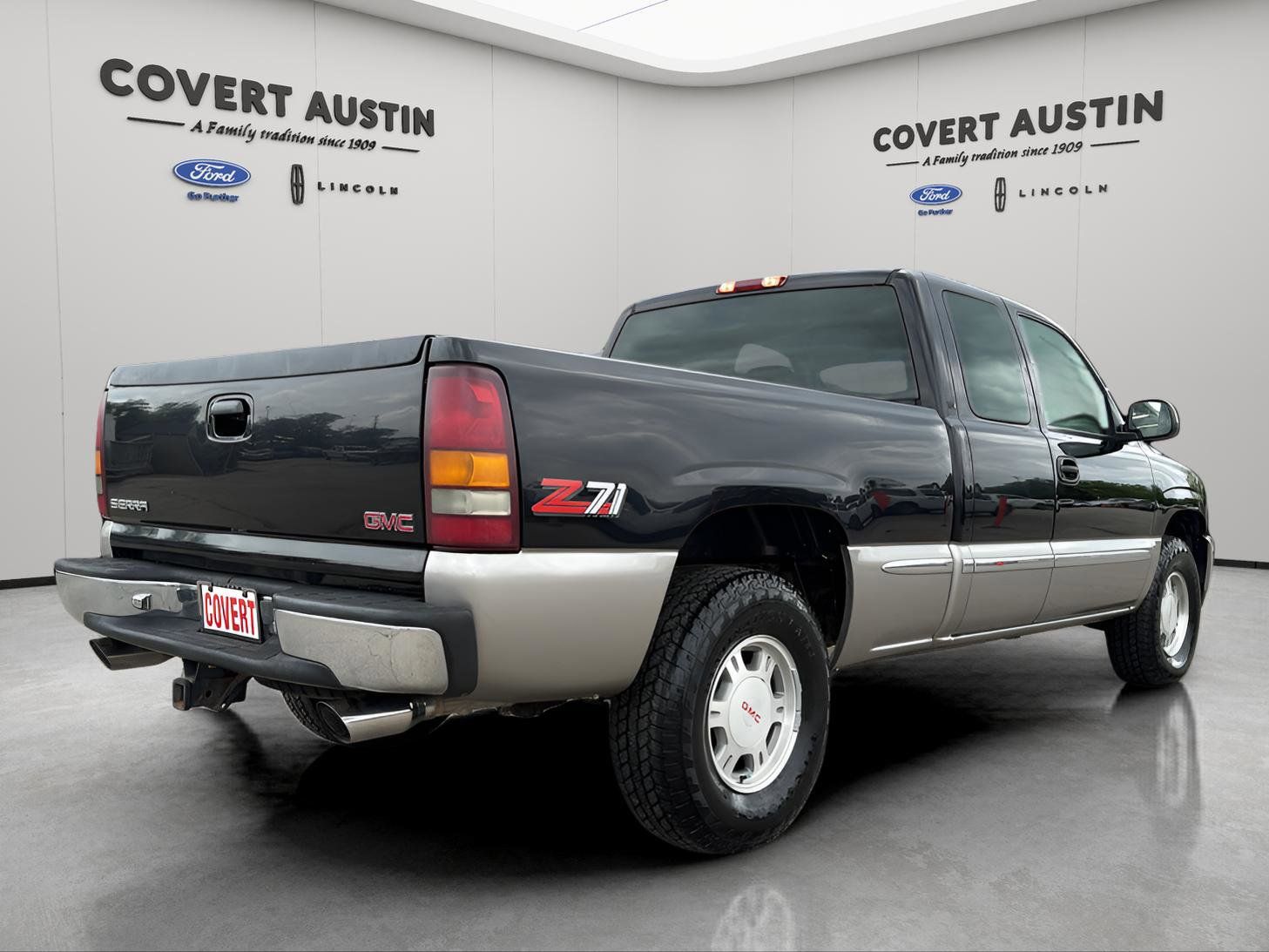 View vehicle photo 5