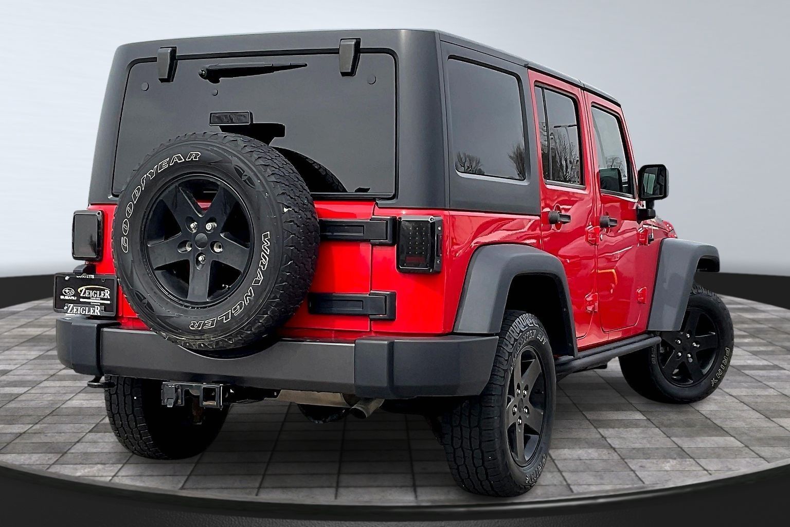 View vehicle photo 2