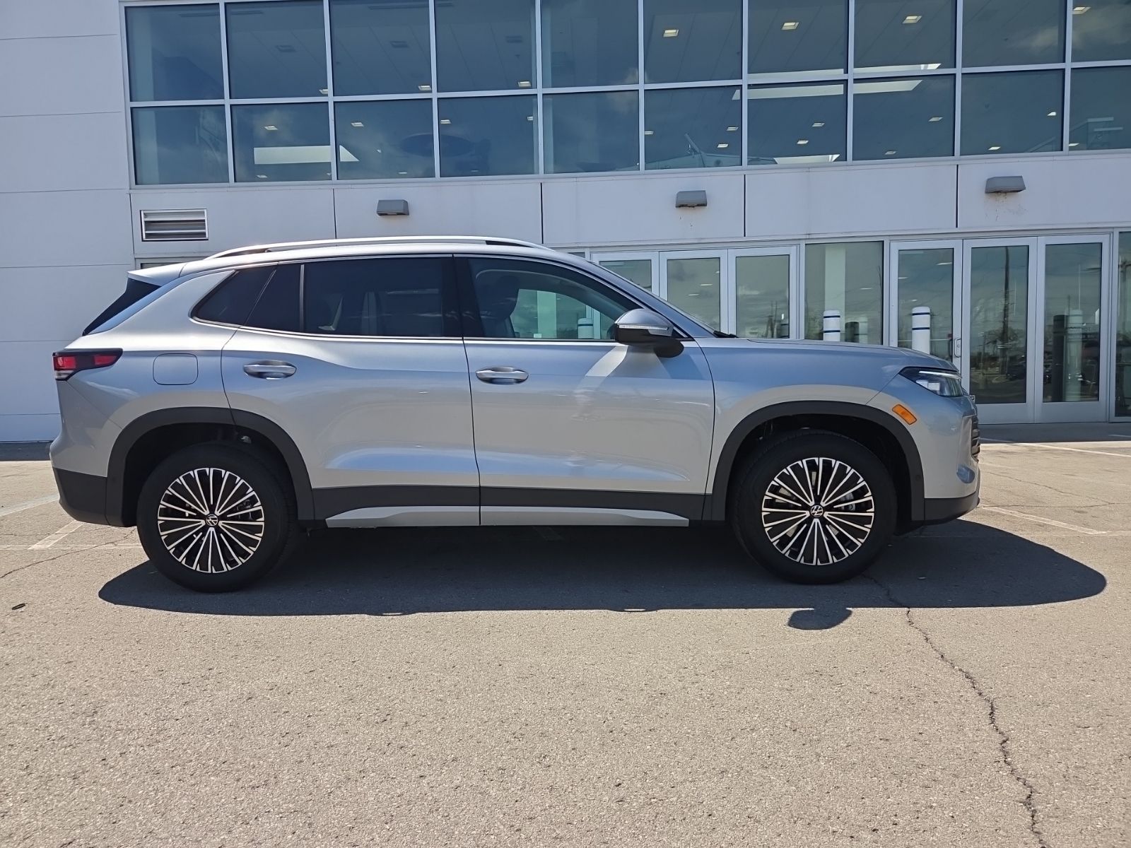new 2026 Volkswagen Tiguan car, priced at $32,181