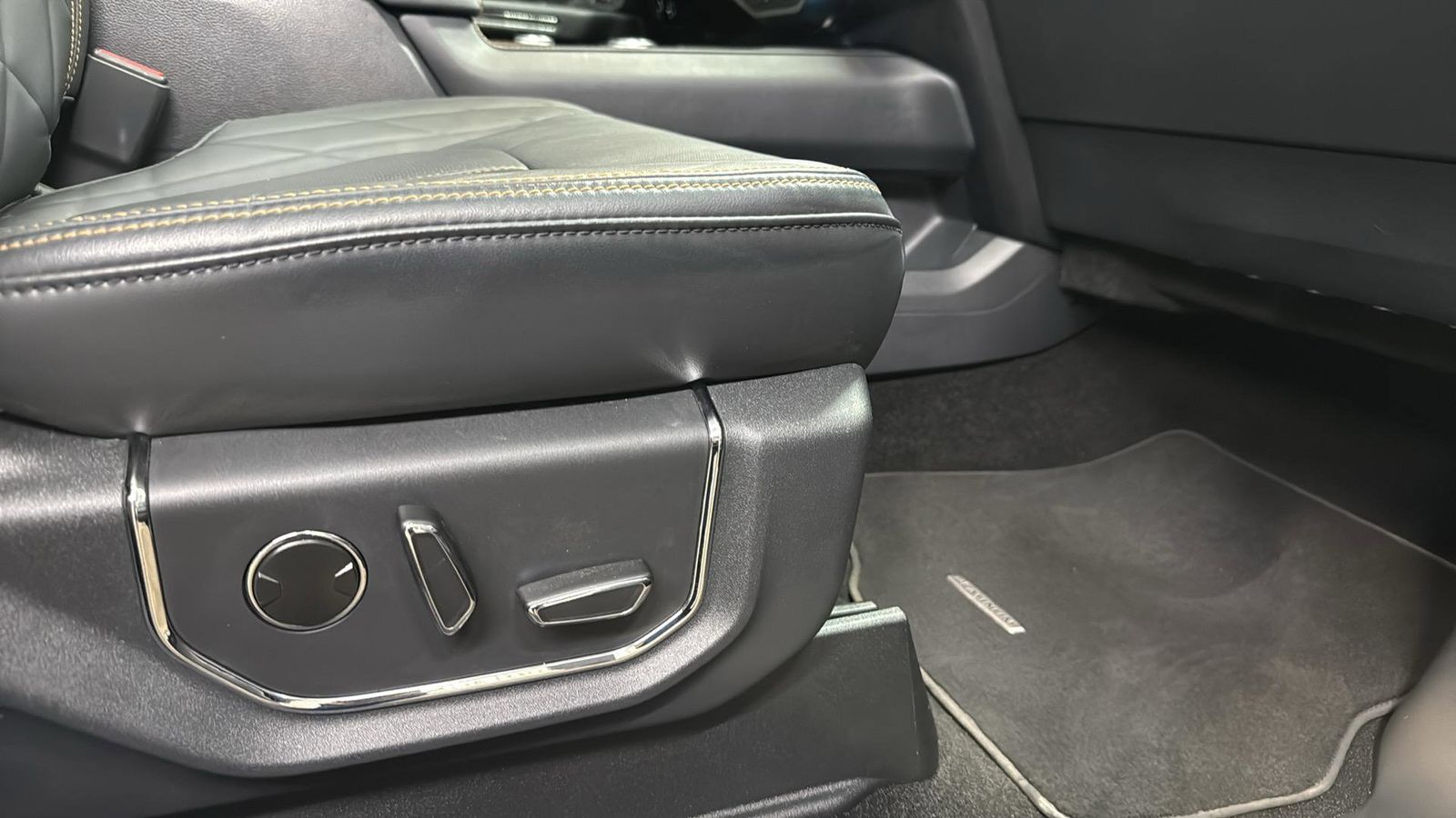 Used Car 2023 Ford Expedition  Platinum For Sale Under $60,000 In Austin, Texas