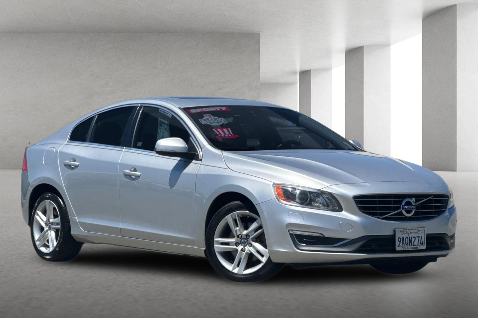 Bright Silver Metallic 2015 Volvo S60 Sedan Front-Wheel Drive Automatic