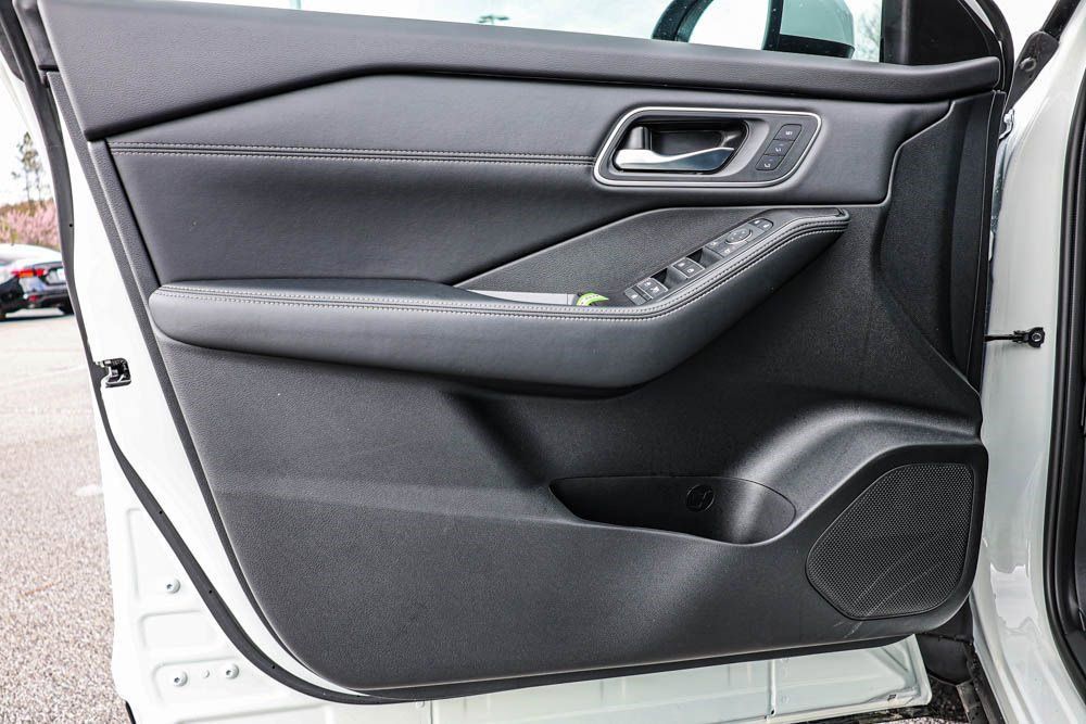 2025 Nissan Rogue Platinum photo 48